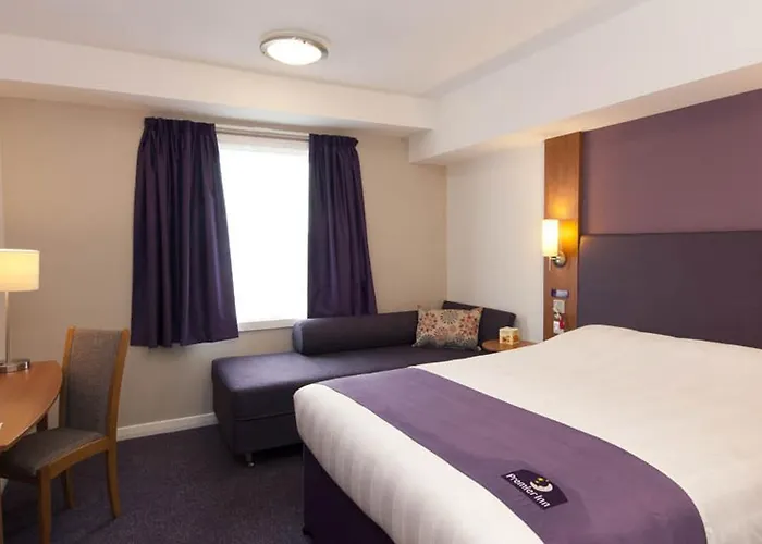Premier Inn London Gatwick Airport South - London Road Crawley 